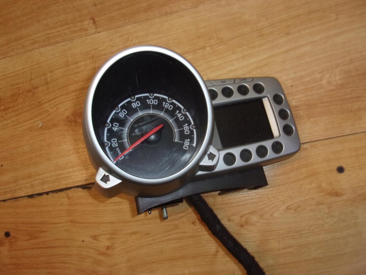 Панель приборов Spark m300