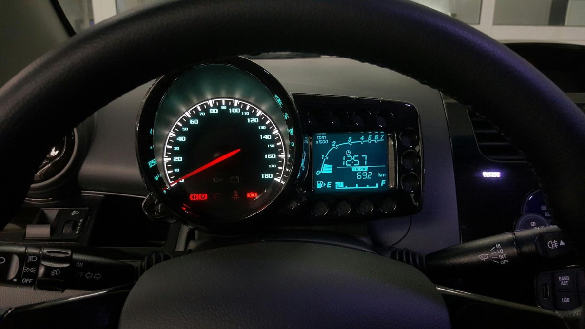 Chevrolet Spark приборка