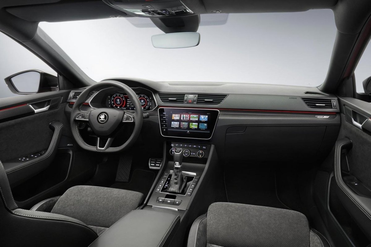 Skoda Superb 2022 салон