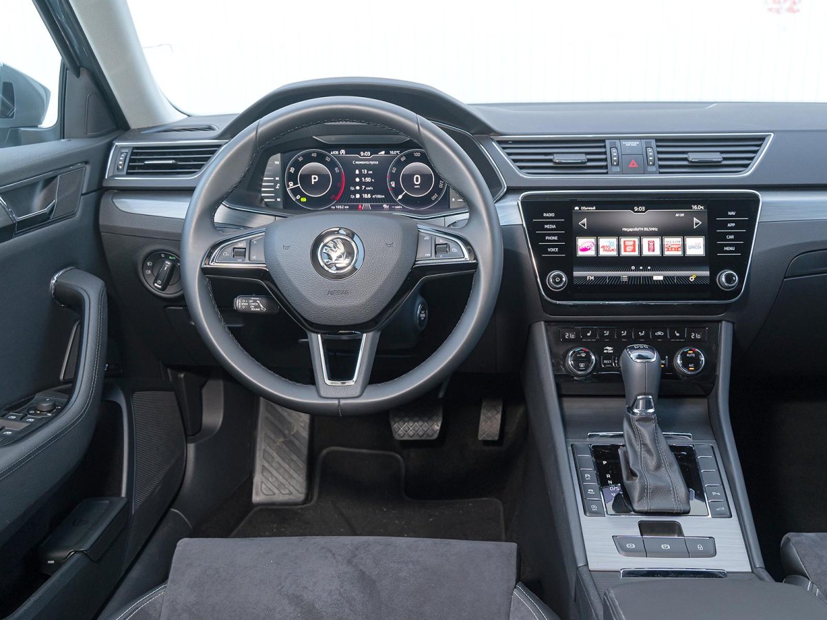 Skoda Superb 2020 салон