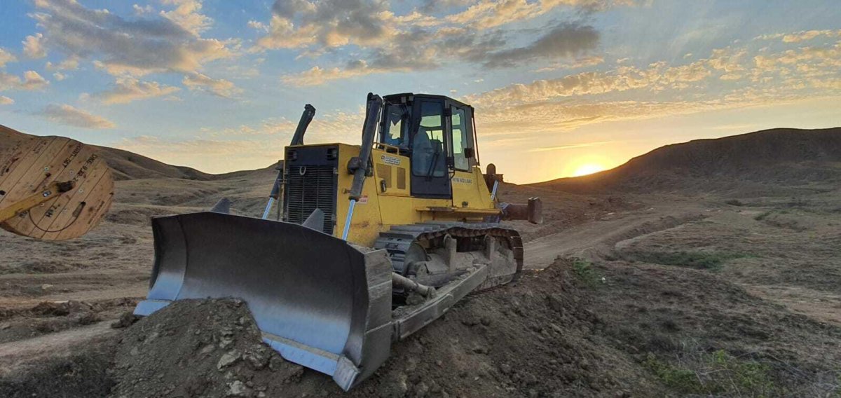 Трактор бульдозер