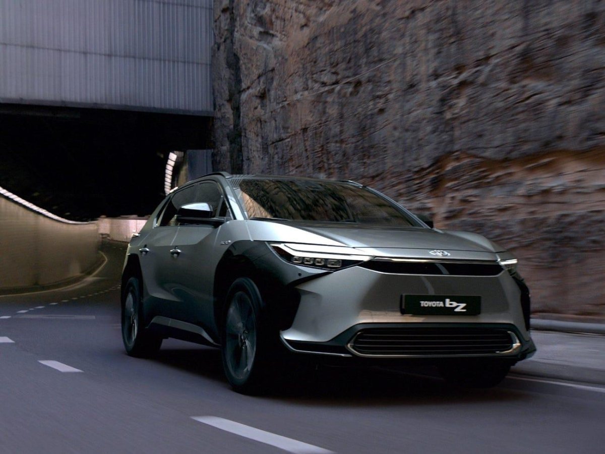 Электрическая Тойота bz4x