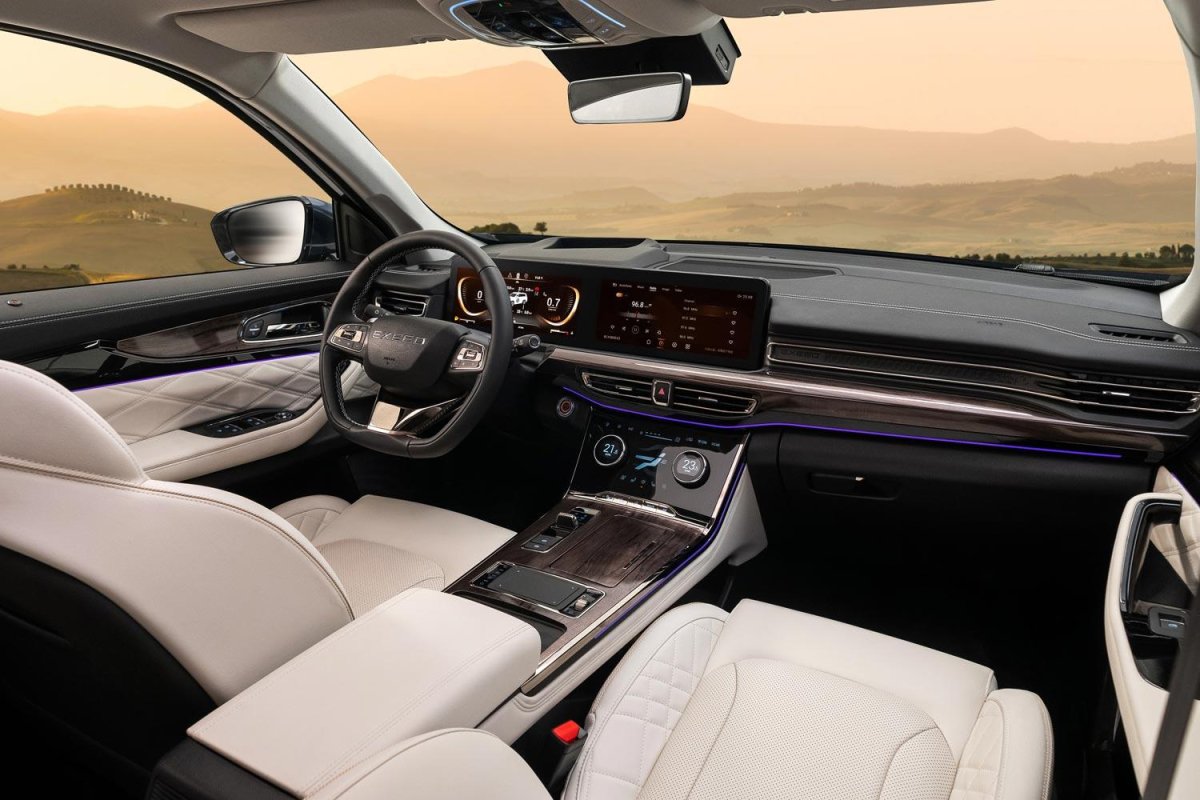 Exeed VX 2022 интерьер