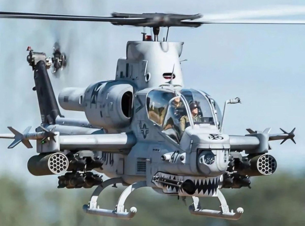 Вертолет Ah-1z Viper