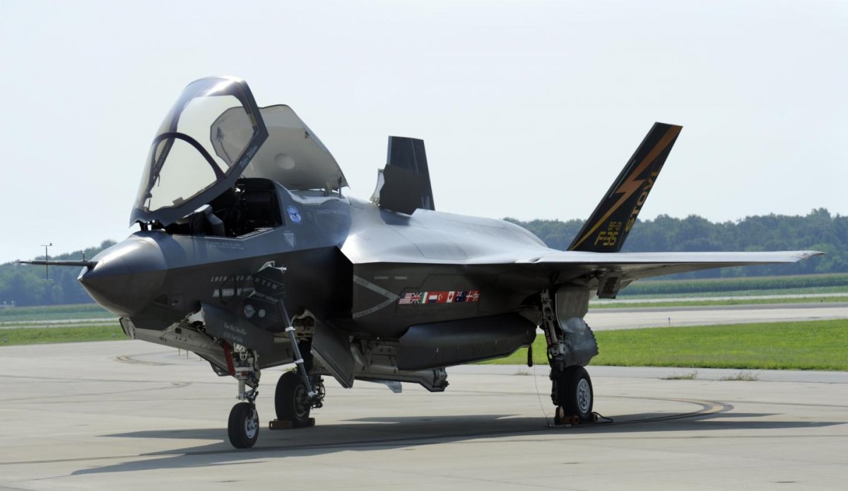 F-35 самолёт