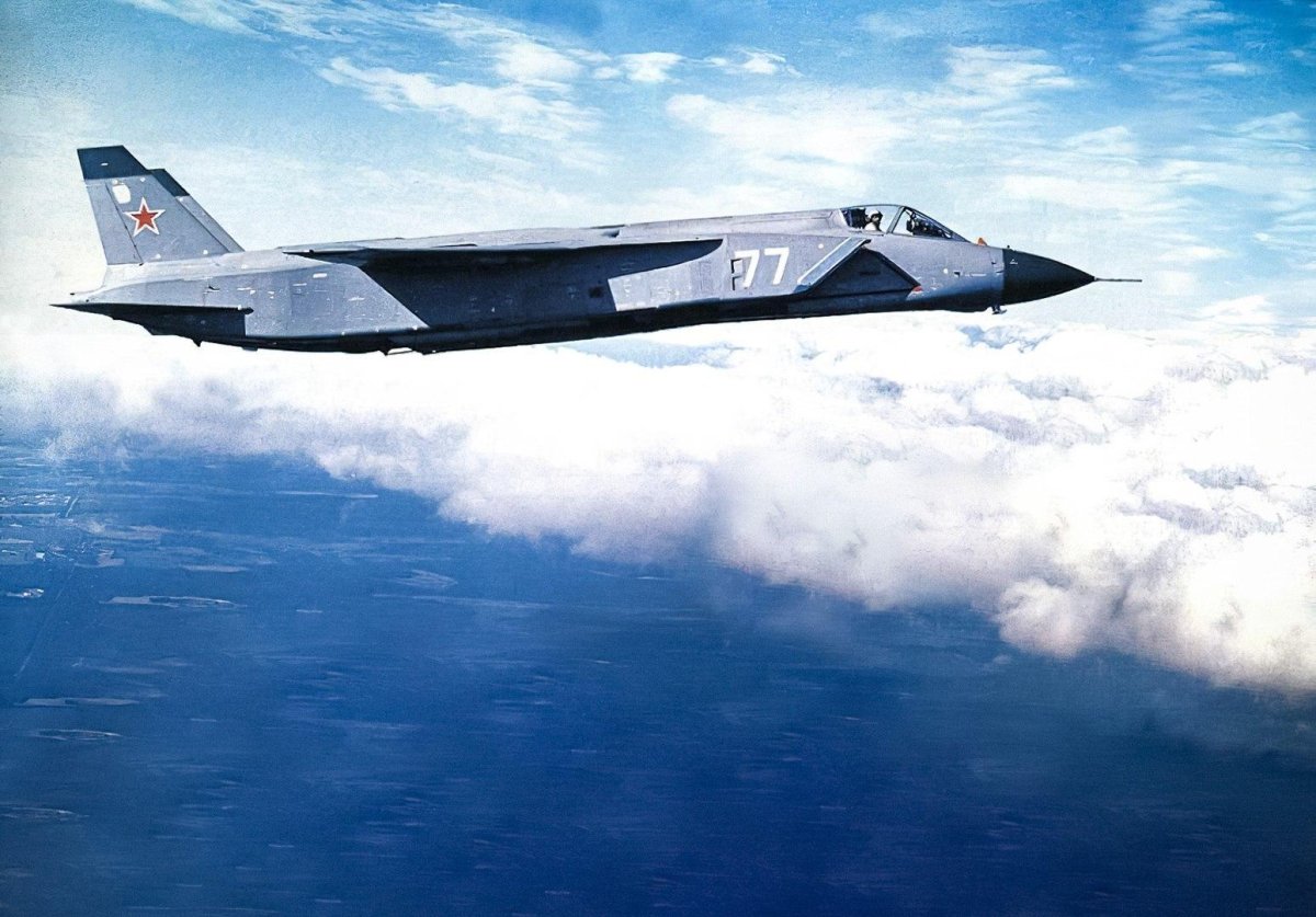 Самолет вертикального взлета як 141