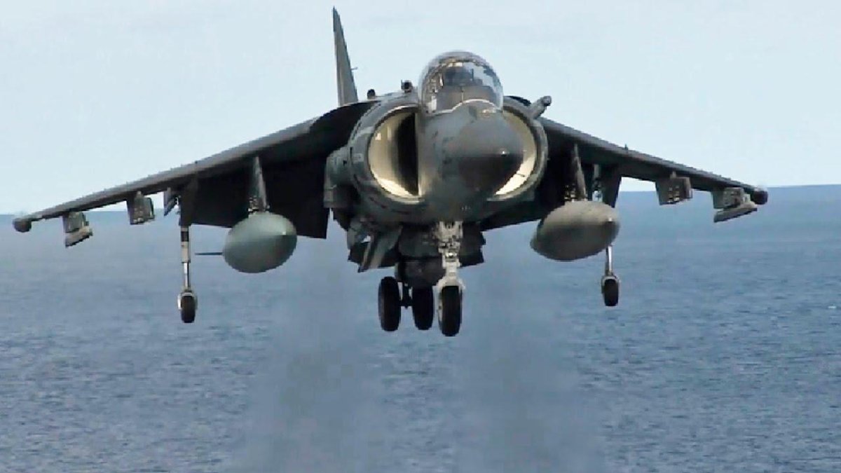 Харриер истребитель вертикального взлета