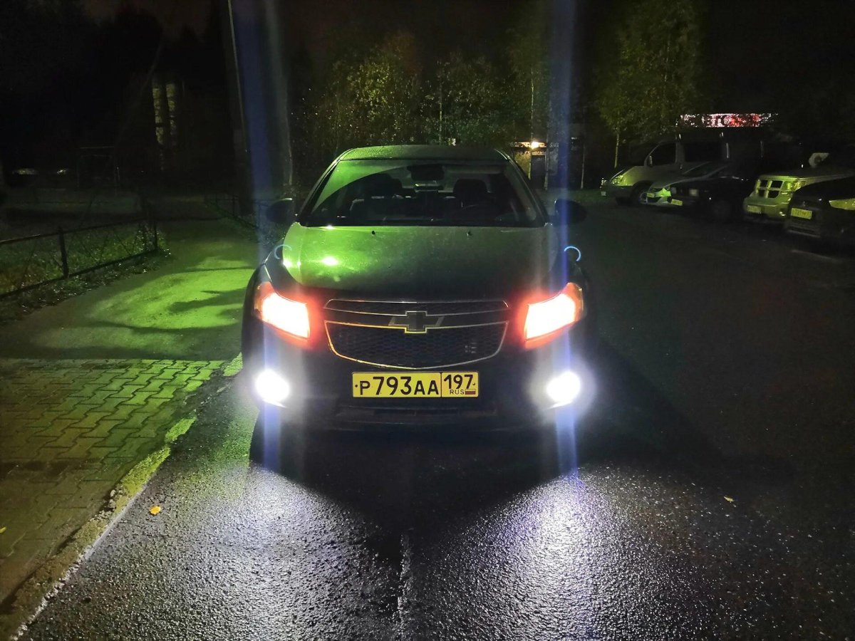 Шевроле Круз туманки с ангельскими глазками