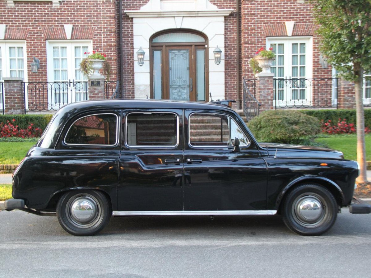 Austin fx4 – седан