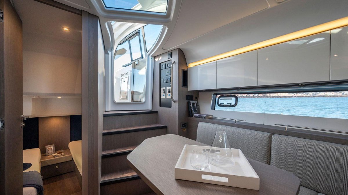 Beneteau Grand Trawler 62