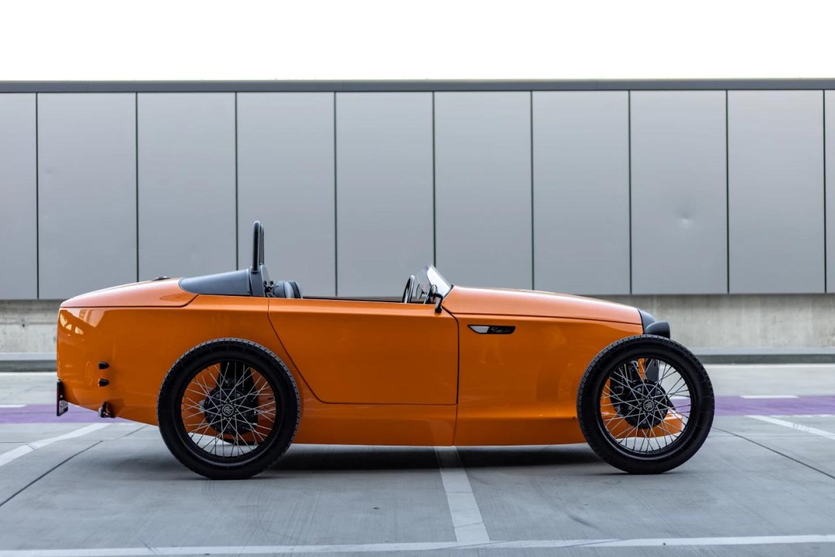 Электрический родстер