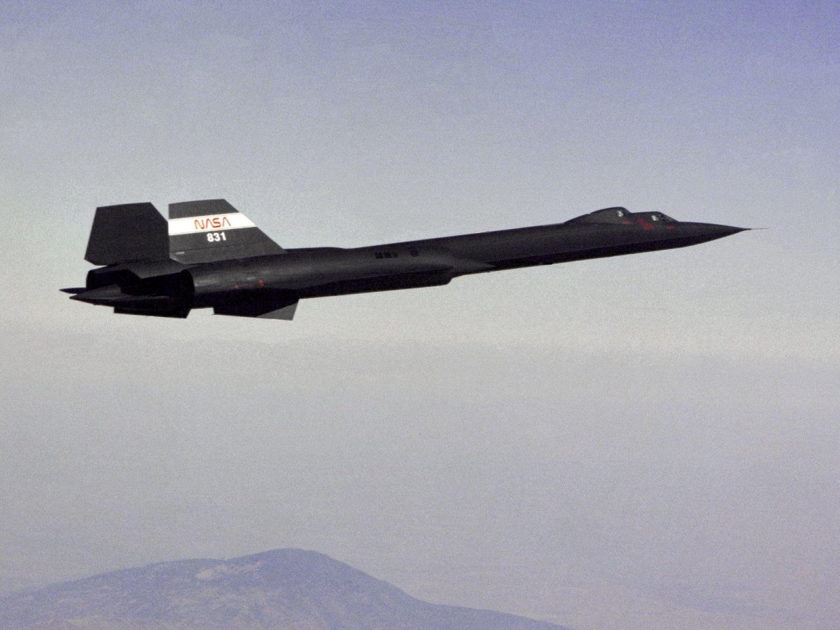 The SR-71b Blackbird
