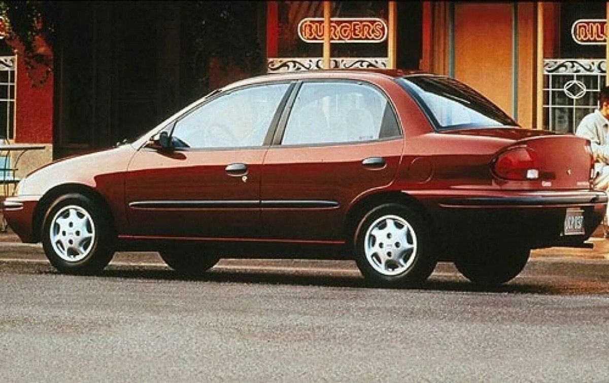Geo Metro машина