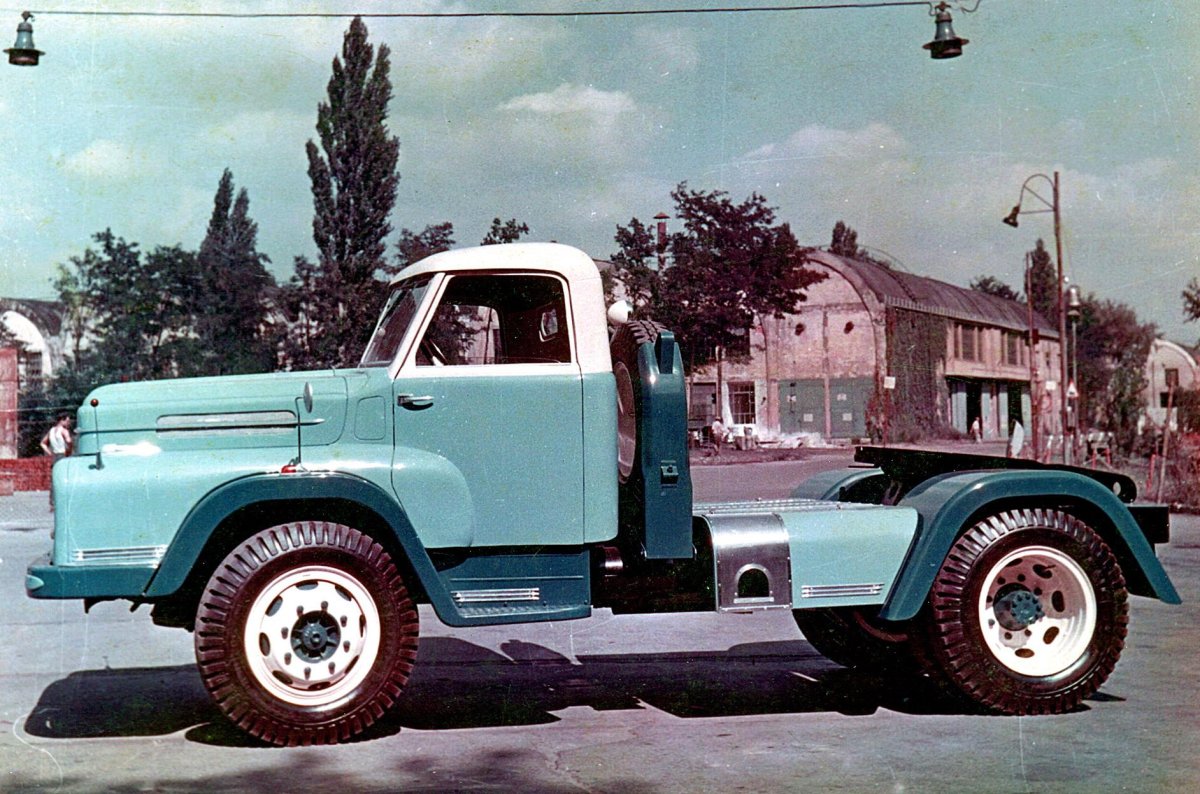 Тягач Чепель 705