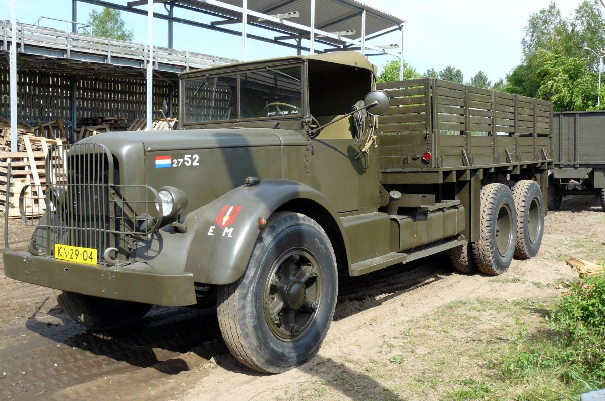 GMC 803 грузовик американский