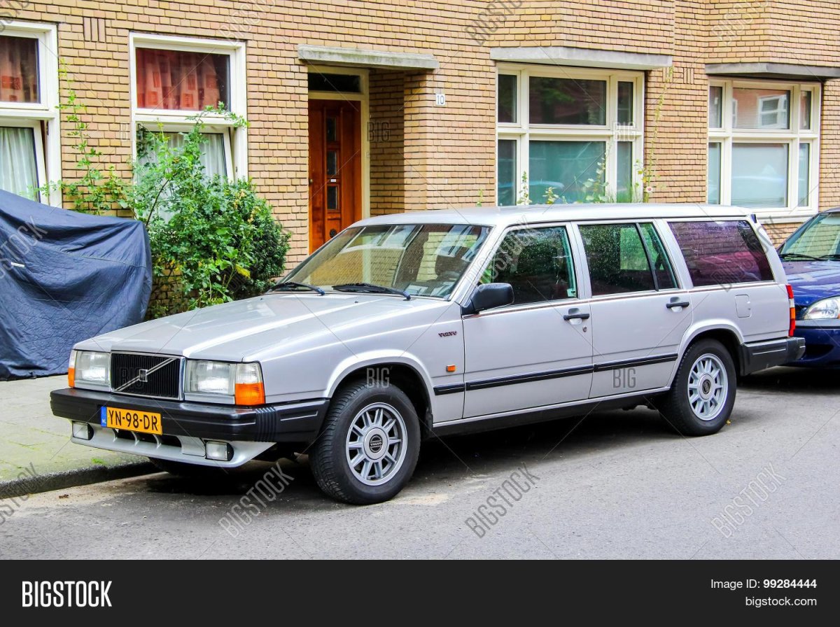 Volvo 700