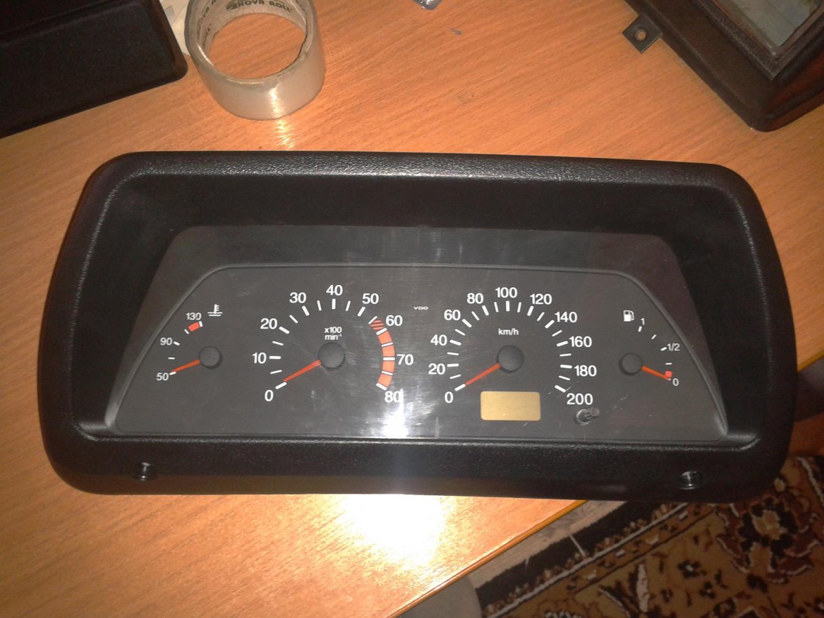 ВАЗ 21214 приборная