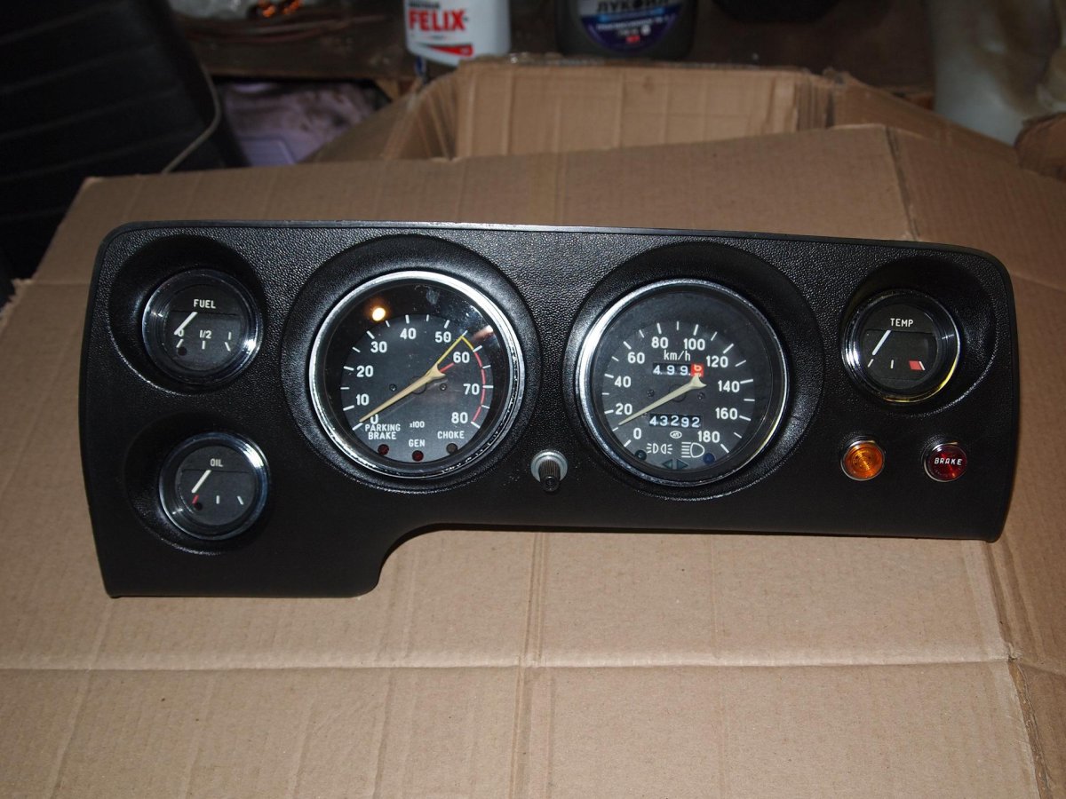 Приборная панель ВАЗ 2121