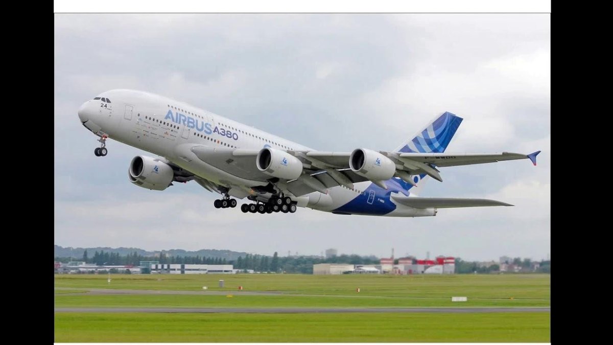 Пассажирский самолёт Аэробус а380