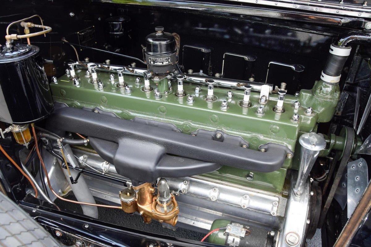 12-Цилиндровый Packard Twin Six.