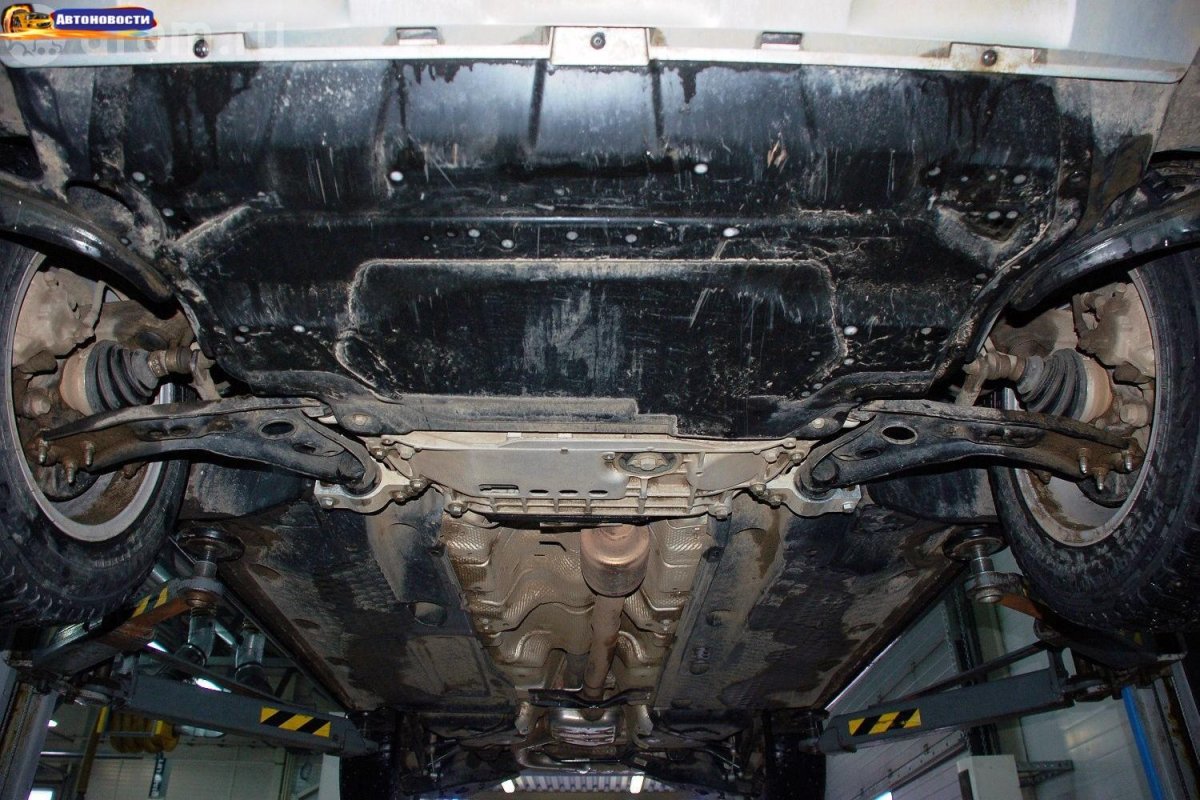 VW Tiguan днище