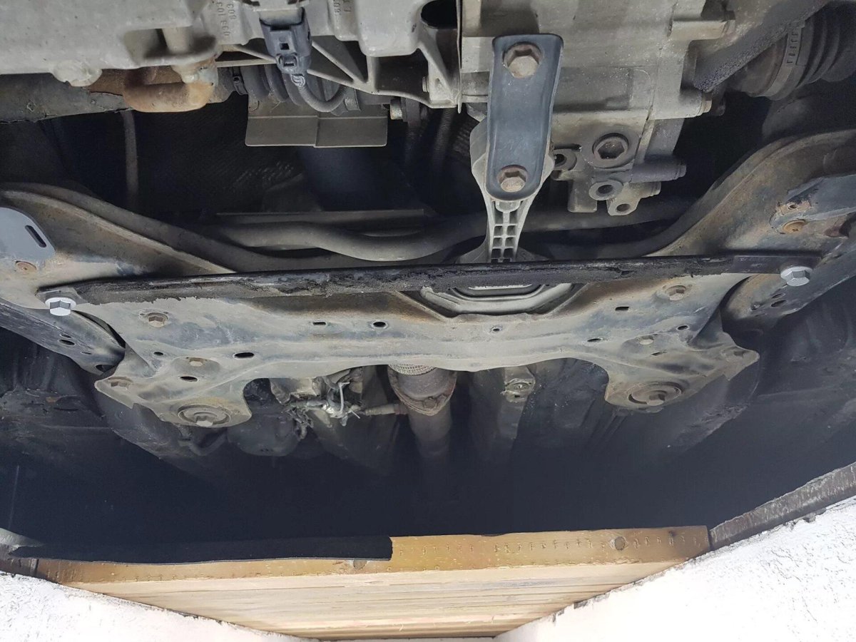 Болты подрамника гольф 3