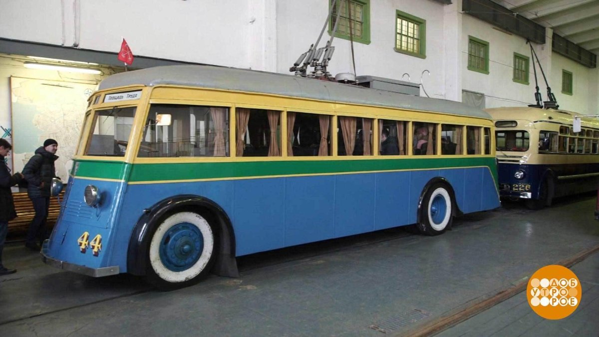 Троллейбусы ЯТБ-5