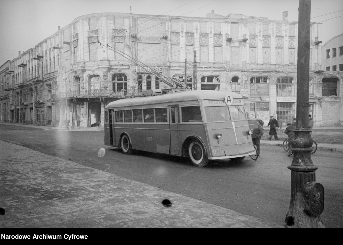 ЯТБ-1 троллейбус