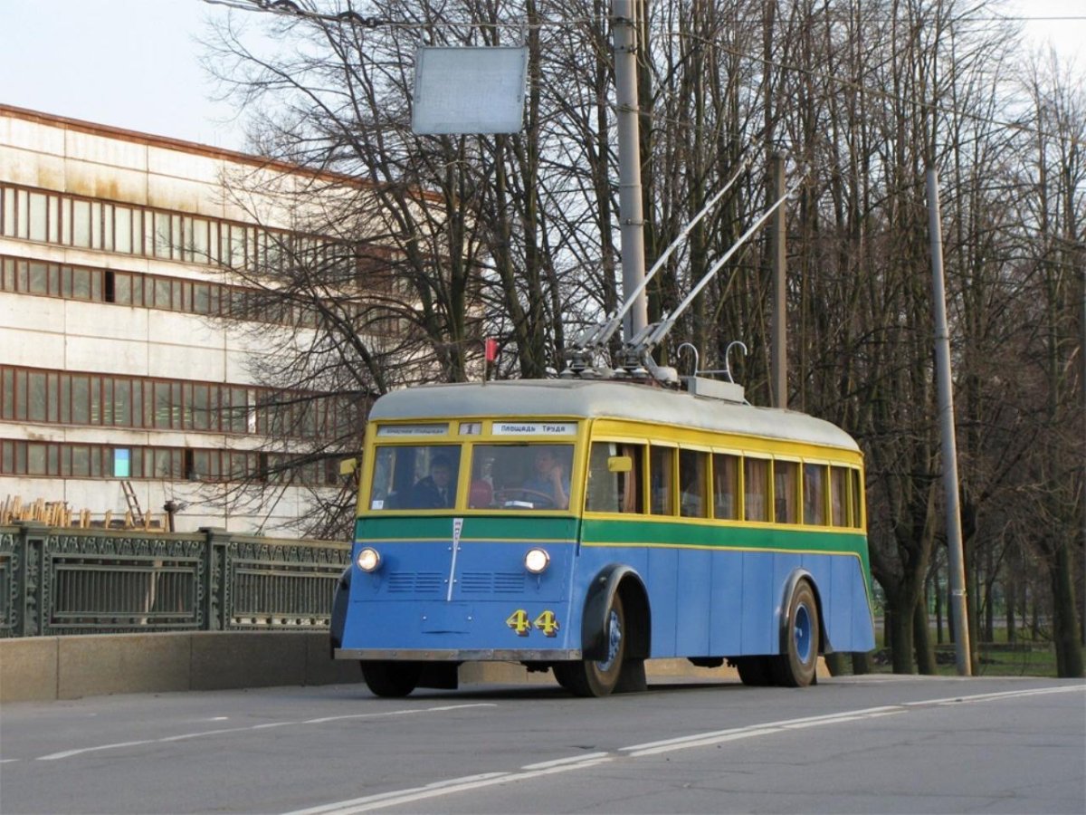 МТБ-82 троллейбус