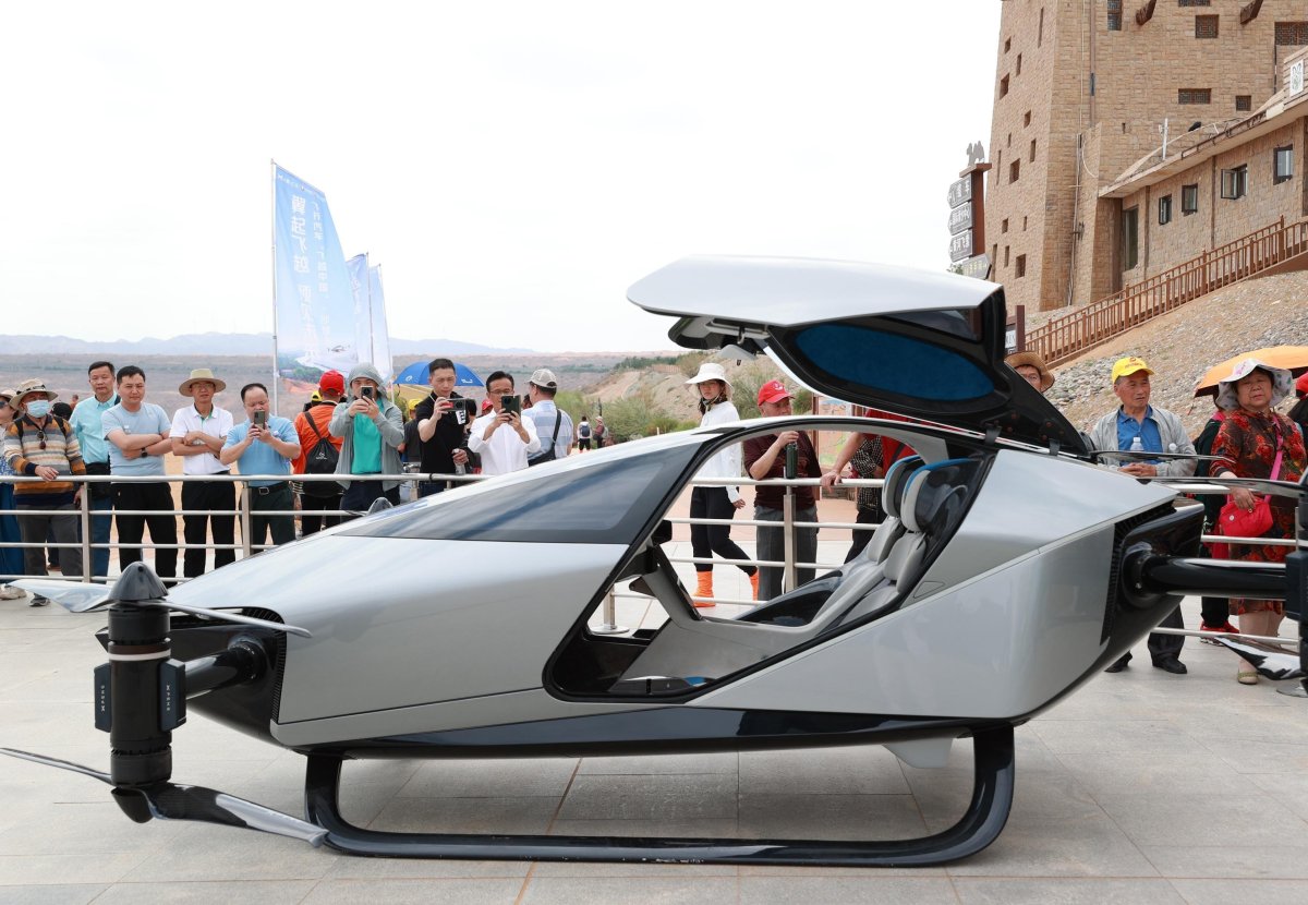 Китайский летающий автомобиль Xpeng x2