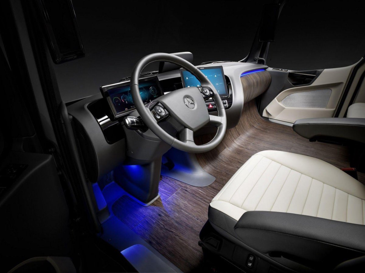 Mercedes-Benz Future Truck 2025
