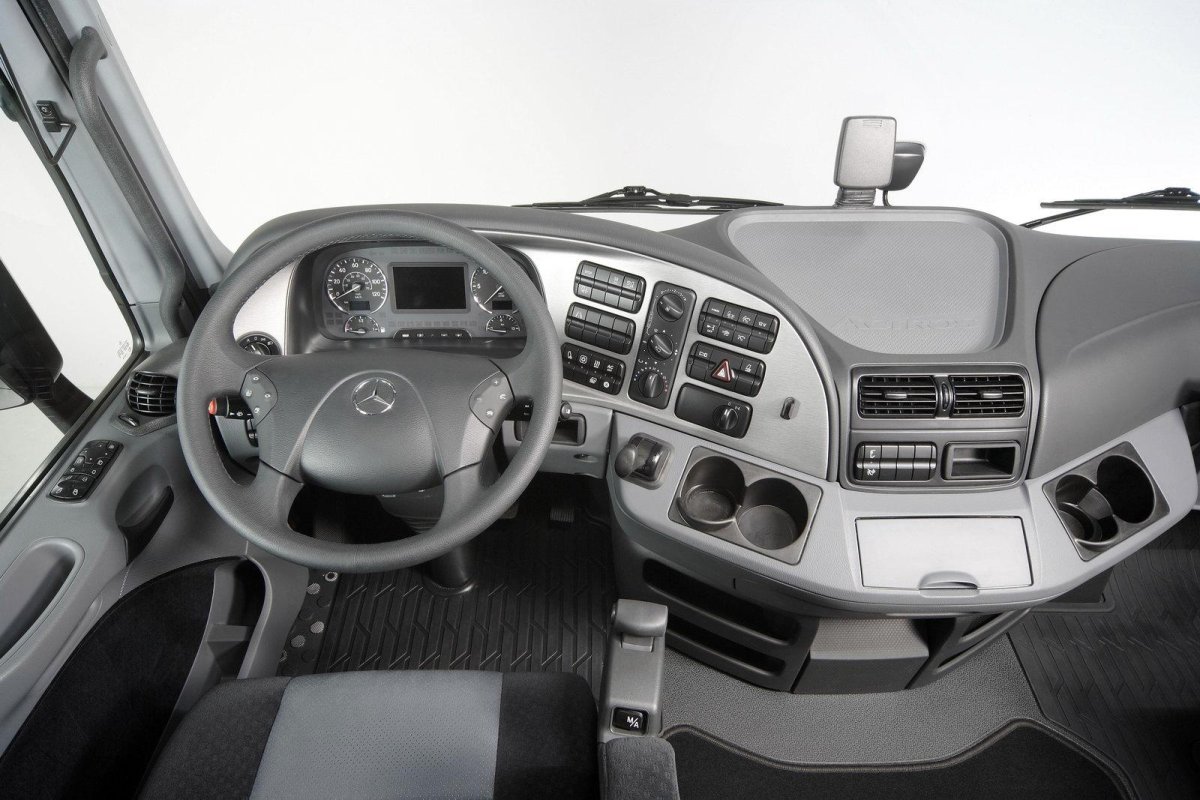 Mercedes 1840 Actros салон