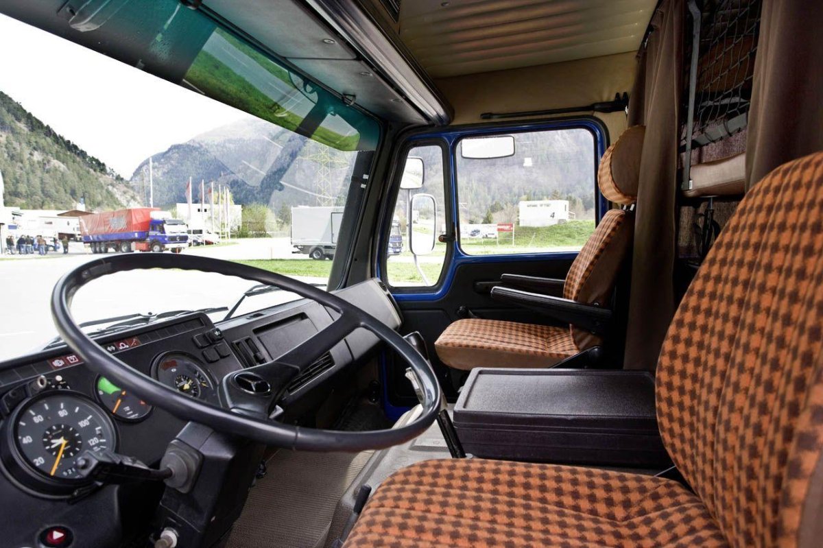 Mercedes Benz ng 2232 кабина