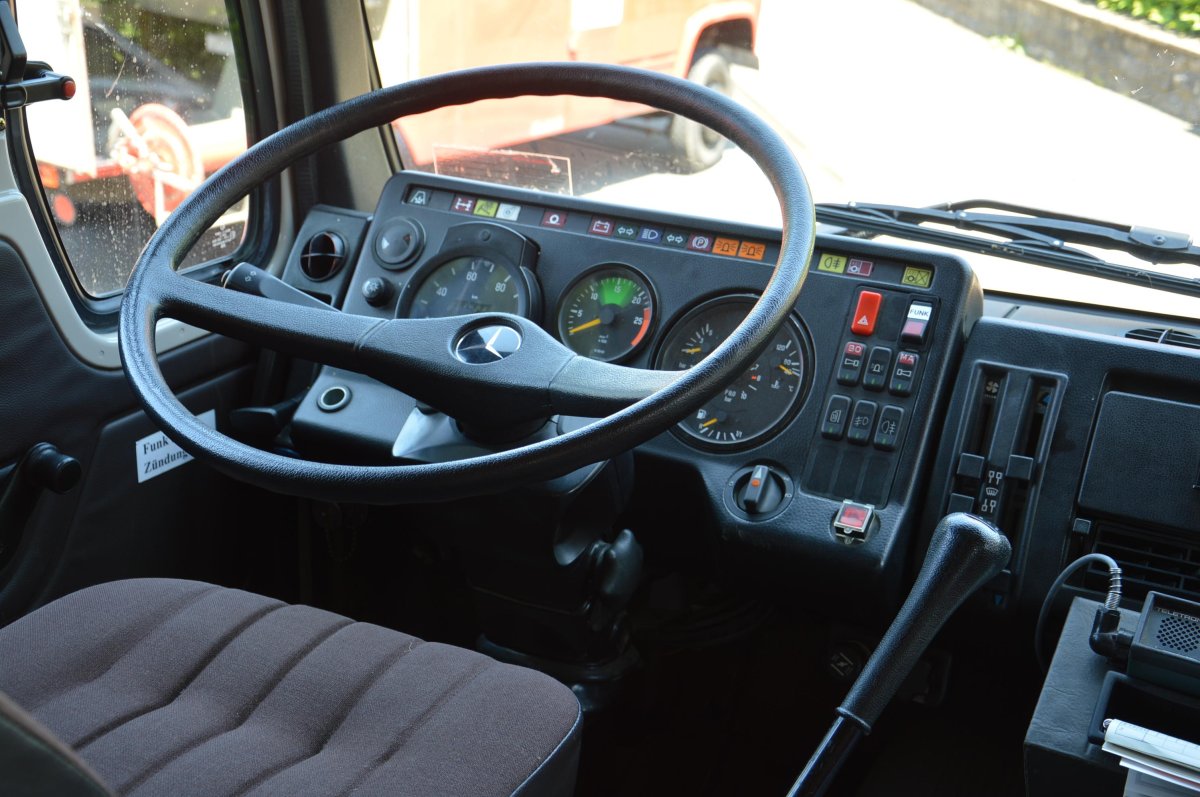 Mercedes Benz ng 2232 кабина