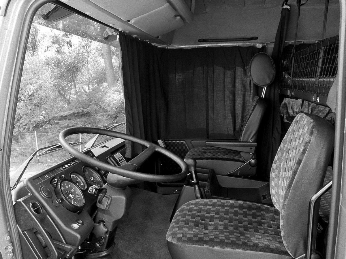 Mercedes Benz ng 2232 кабина