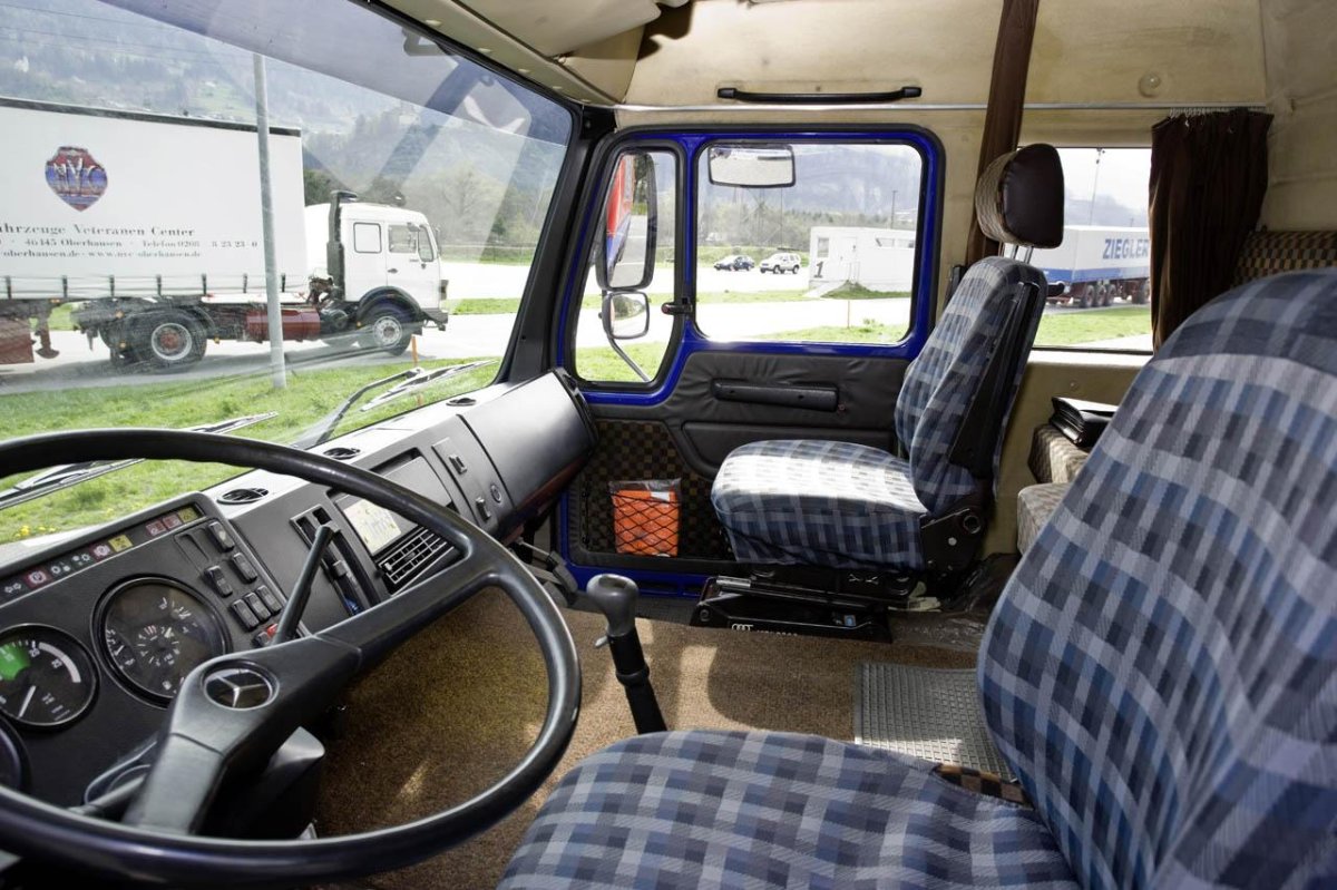 Mercedes-Benz LP 2232