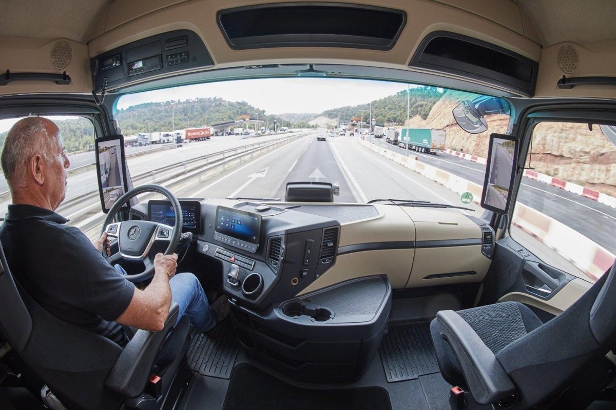 Mercedes Actros 2008 салон