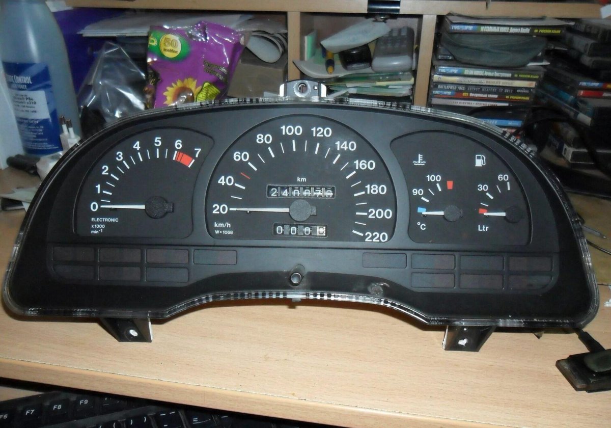 Opel Vectra b приборная панель