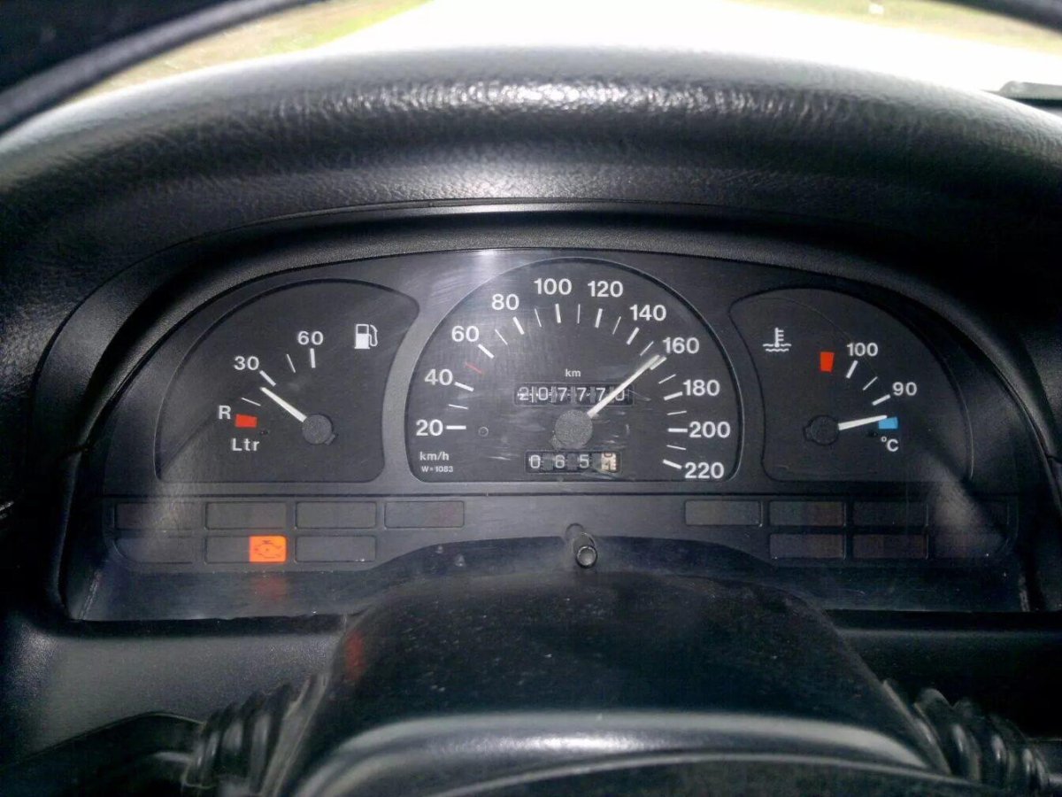 Щиток приборов на Опель Вектра в 1995