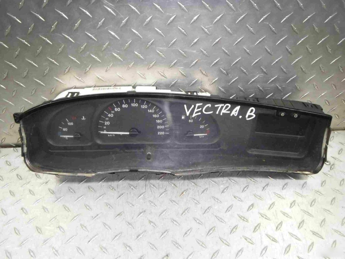 Динамик в торпеде Опель Вектра с