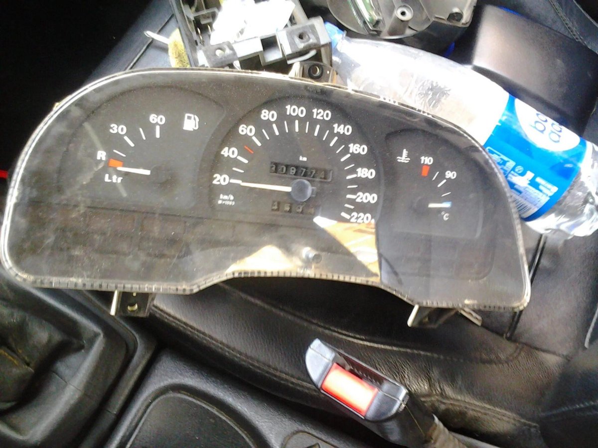 Приборка Опель Вектра а с тахометром