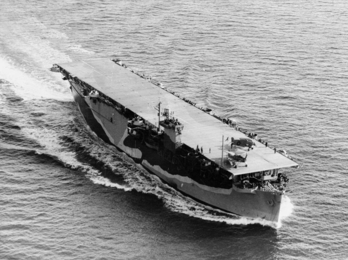 Эскортный авианосец Боуг