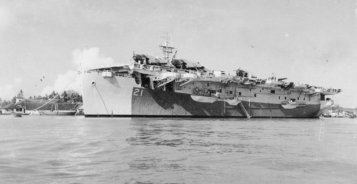 Эскортный авианосец Лонг Айленд