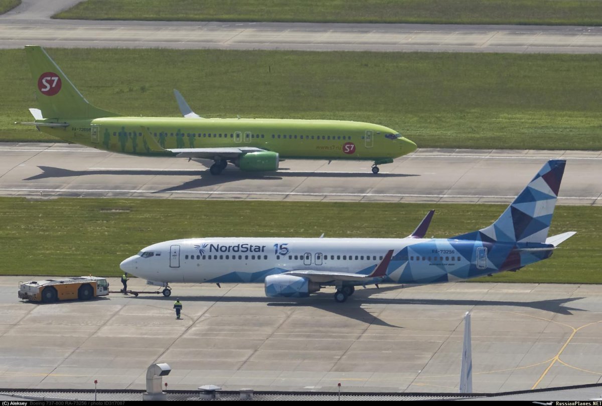 Самолёт Boeing 737-800