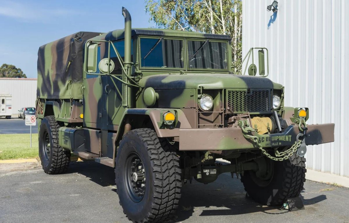 Военный грузовик m35a2