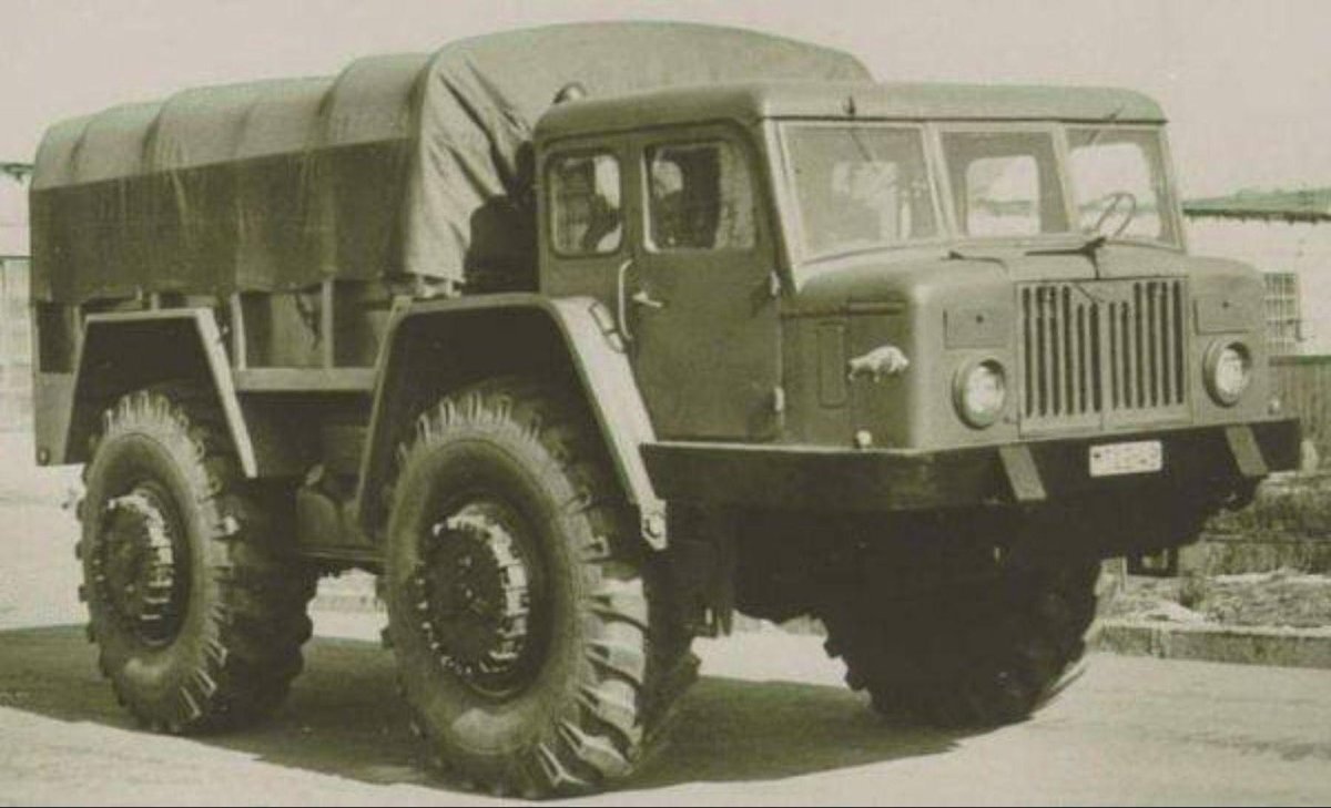 МАЗ 525 военный