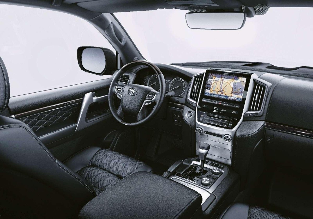 Тойота ленд Крузер 200 салон