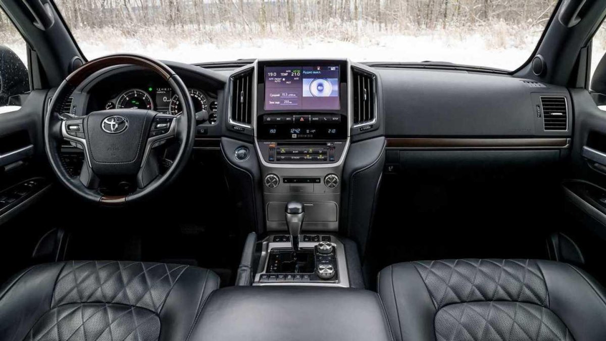 Тойота Лэнд Крузер 200 салон