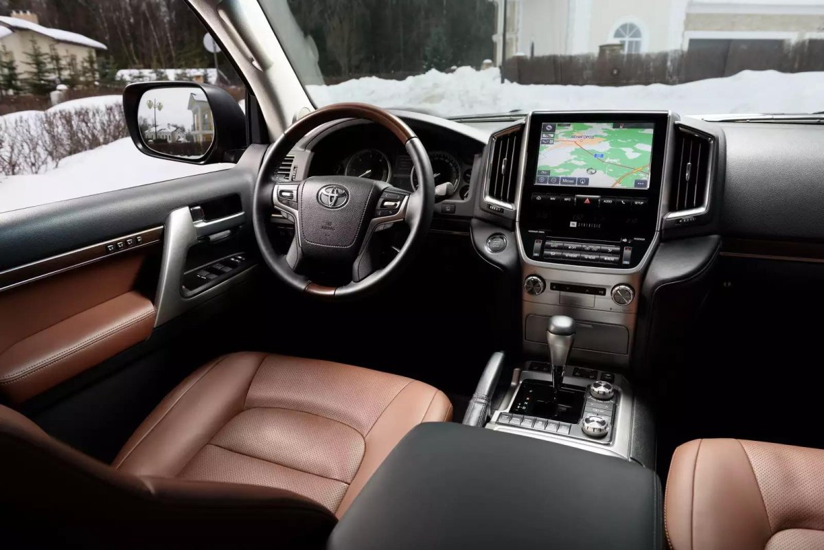 Тойота ленд Крузер 200 салон