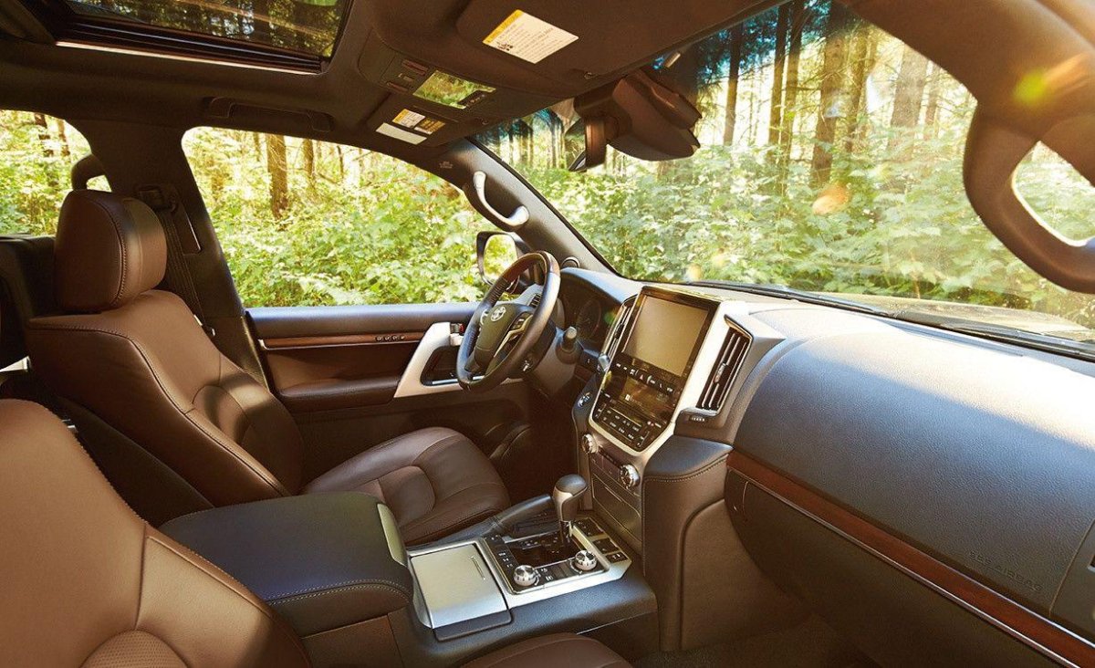 Toyota Land Cruiser 200 2017 салон